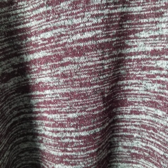 Aerie V Neck Long Sleeve Marled Maroon Flowy Top Size M - Picture 5 of 10